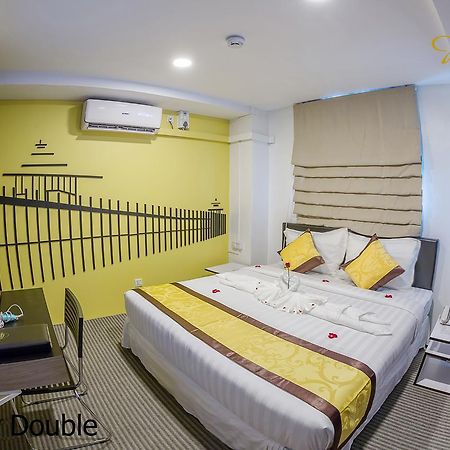 Holiday Season Motel Yangon Esterno foto