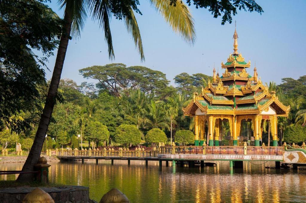 Holiday Season Motel Yangon Esterno foto