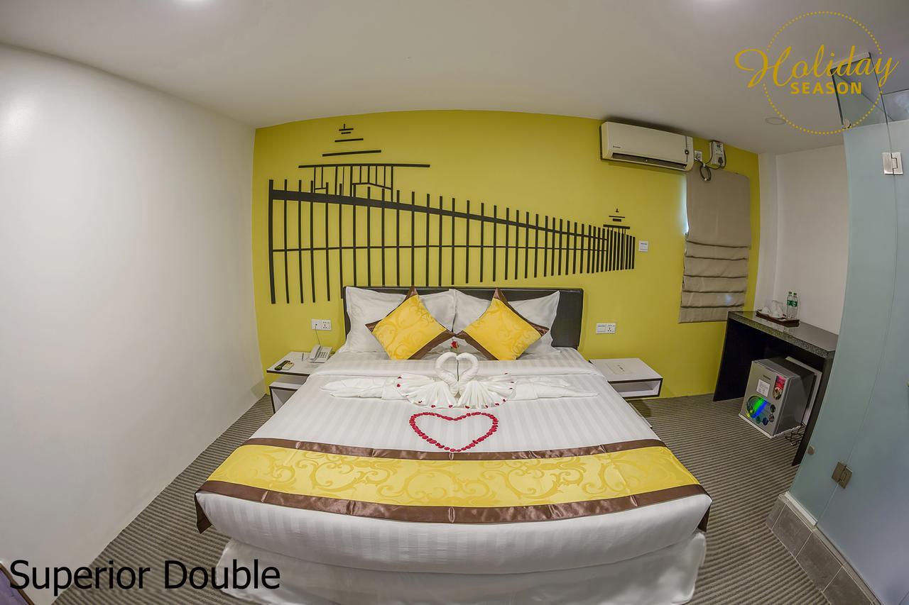 Holiday Season Motel Yangon Esterno foto
